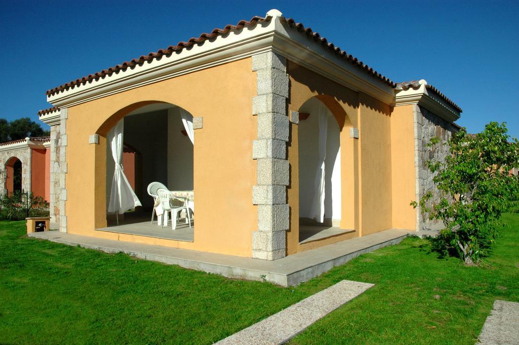 Holiday Homes Stella Marina Сан-Теодоро Номер фото