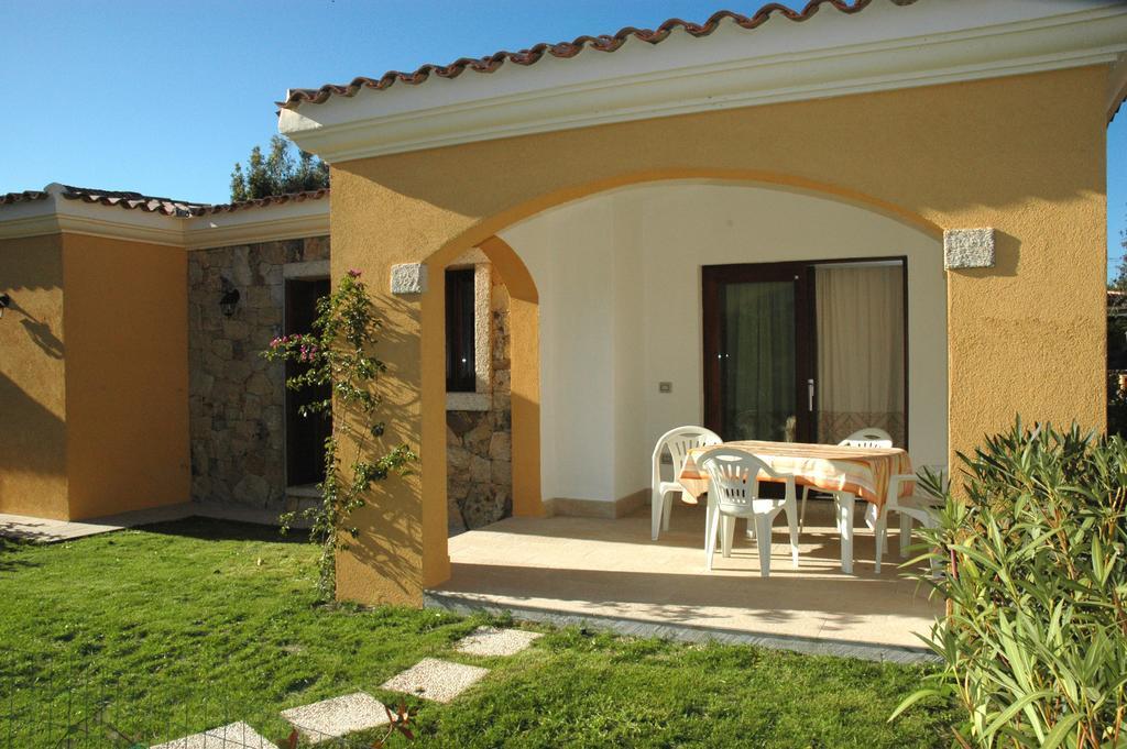 Holiday Homes Stella Marina Сан-Теодоро Номер фото